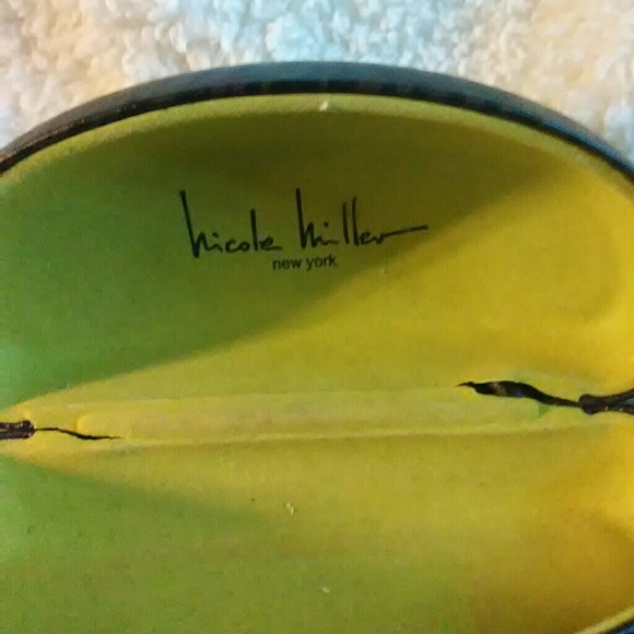 Case - Picture 2 of 2